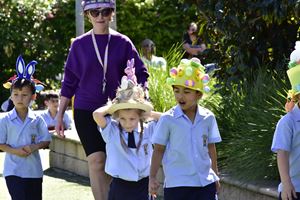 2021-easter-hat-parade-15