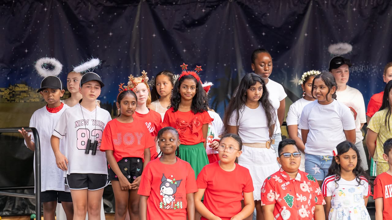 176022598337143_868995695706493-1