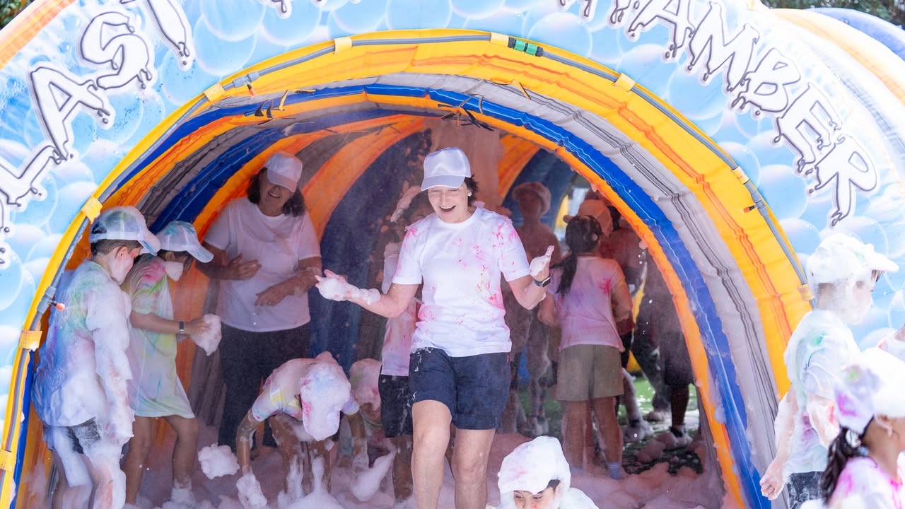 176022598337143_875111651761564-1