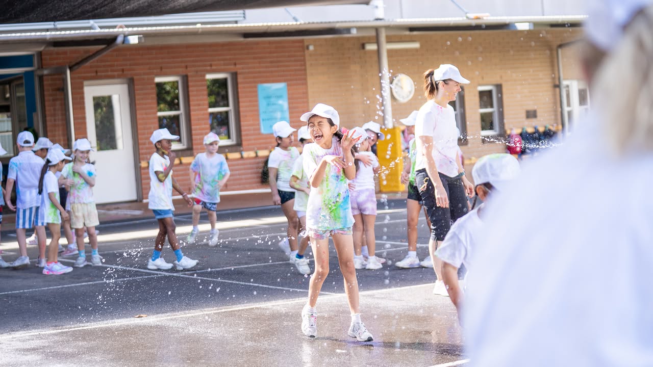 176022598337143_875067455099317-1