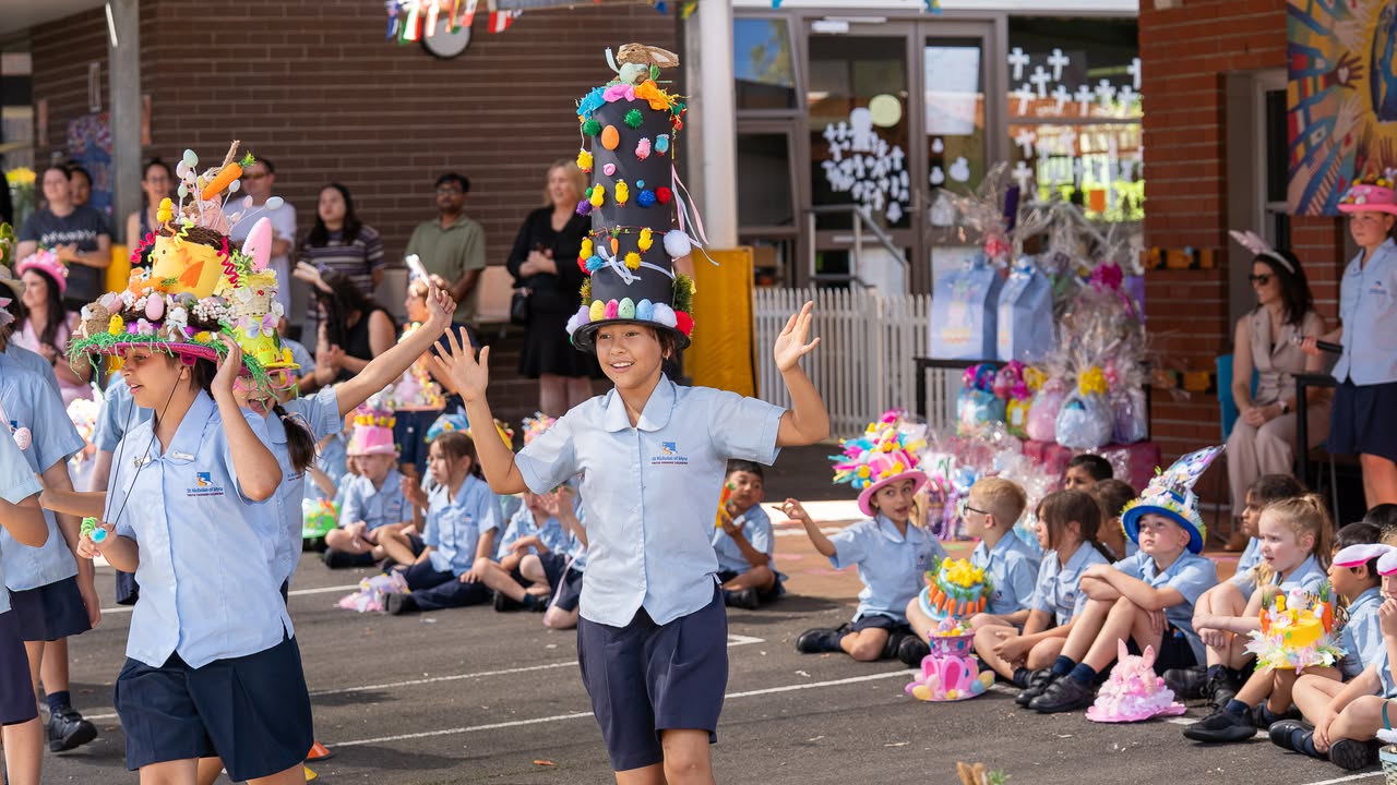 176022598337143_956376230301772-1