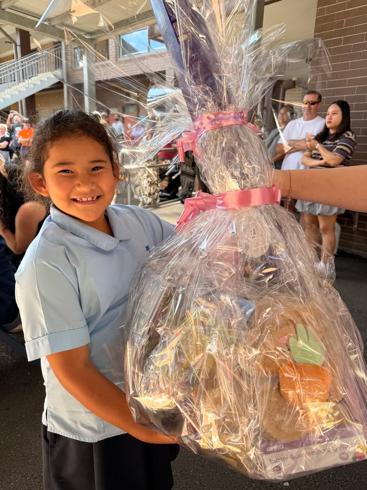 176022598337143_956398526966209-1