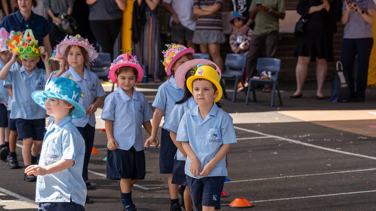 176022598337143_957614663511262-1