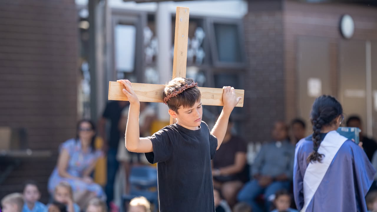 176022598337143_958619146744147-1