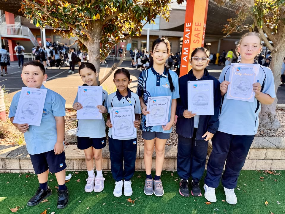 176022598337143_979012824704779-1